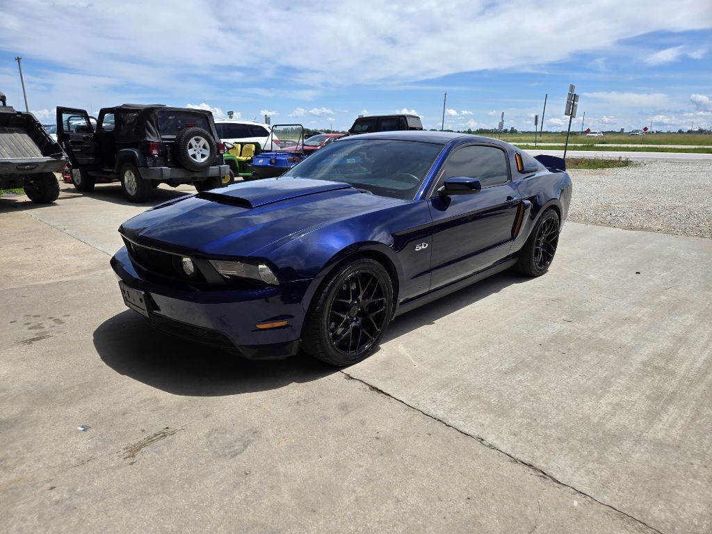 2011 Ford Mustang Image 2