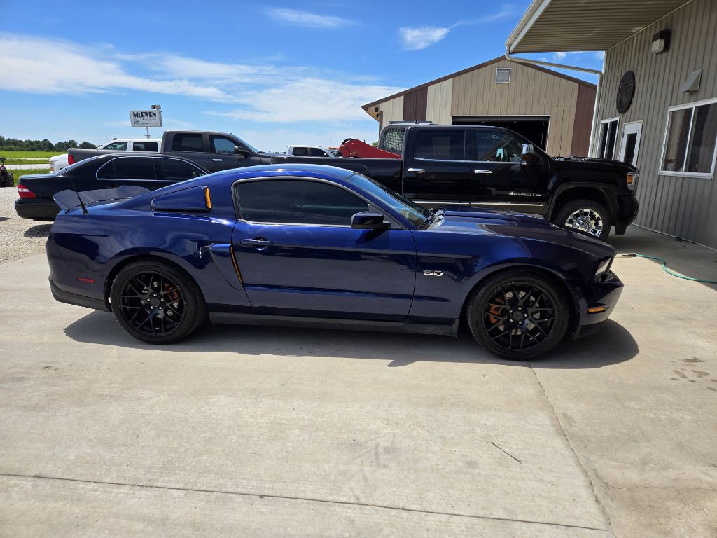 2011 Ford Mustang Image 4