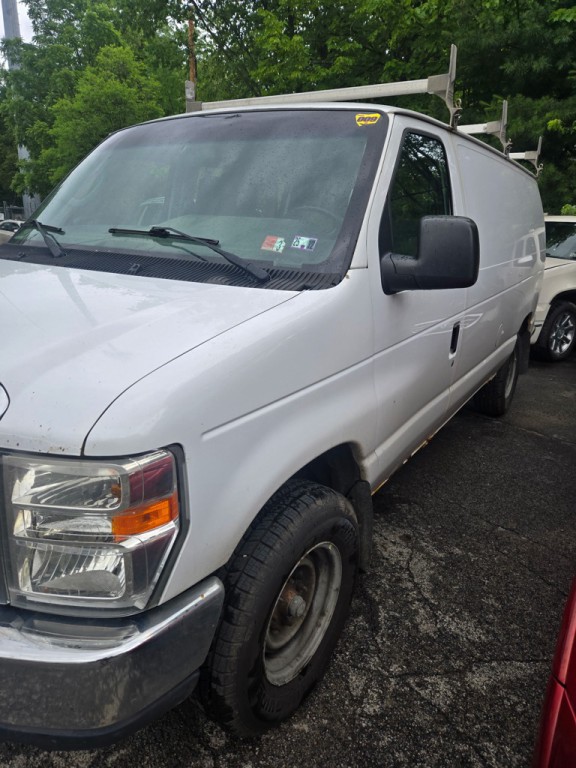2013 Ford Econoline Image 1
