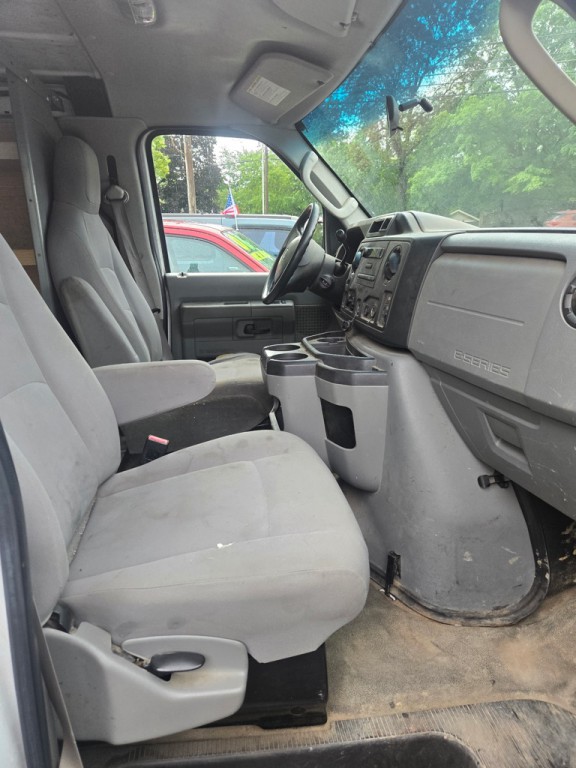 2013 Ford Econoline Image 3