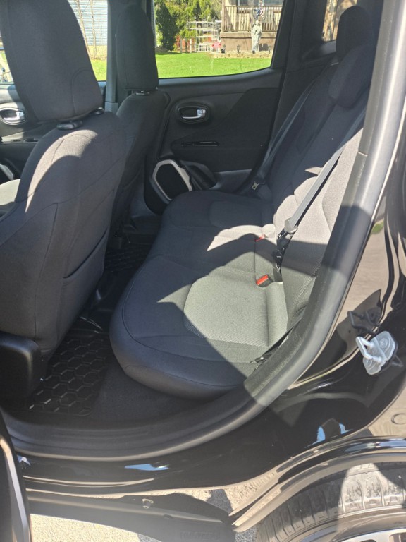 2015 Jeep Renegade Image 6