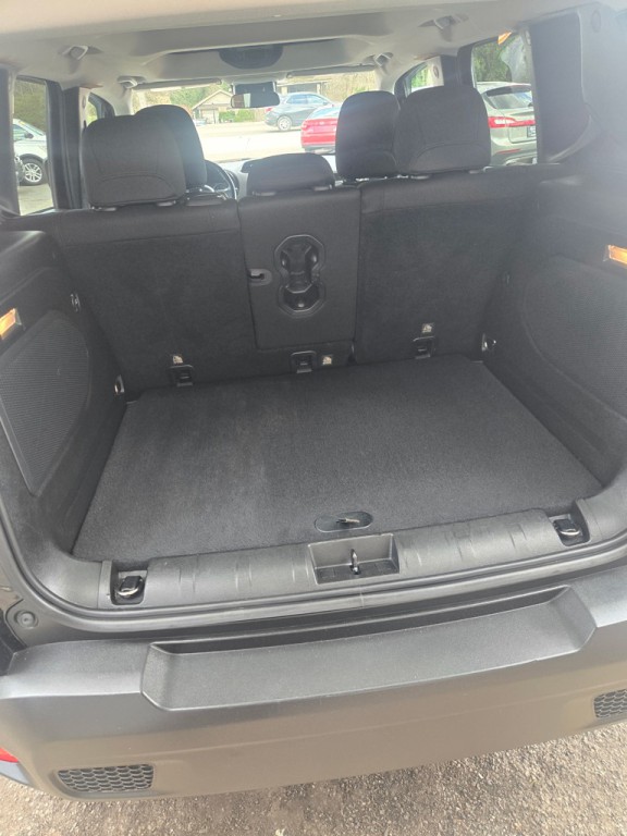 2015 Jeep Renegade Image 12