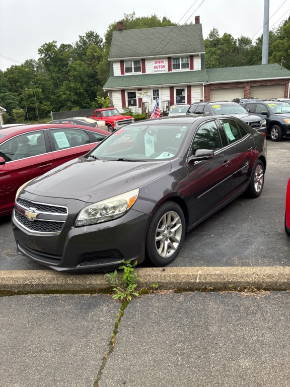 2013 Chevrolet Malibu Image 2