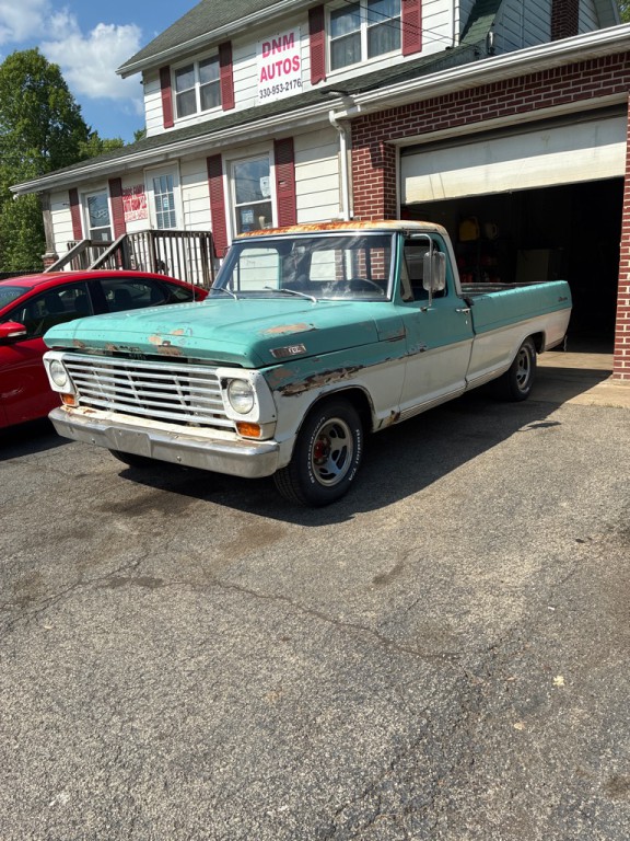 1967 Ford F-100 Image 2