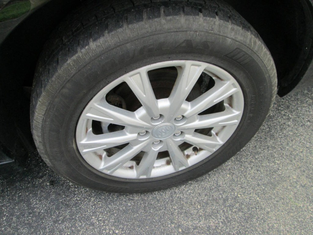 2011 Buick Lucerne Image 3