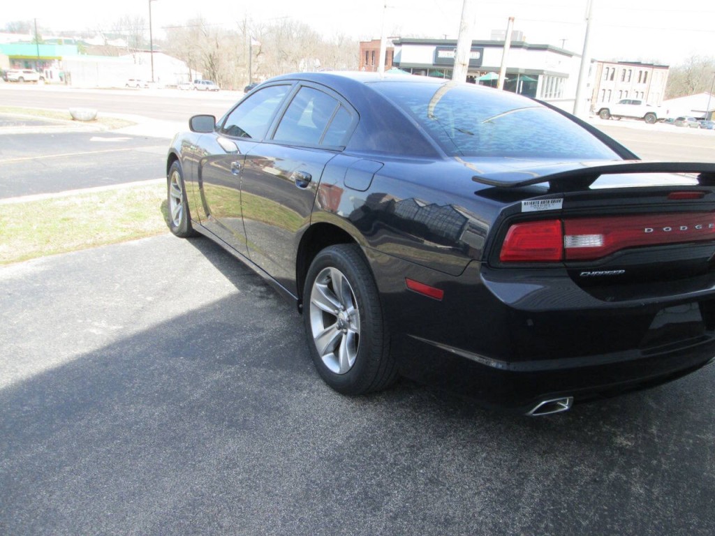 2011 Dodge Charger Image 5