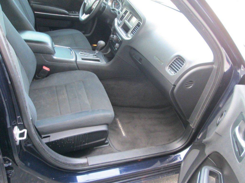 2011 Dodge Charger Image 10