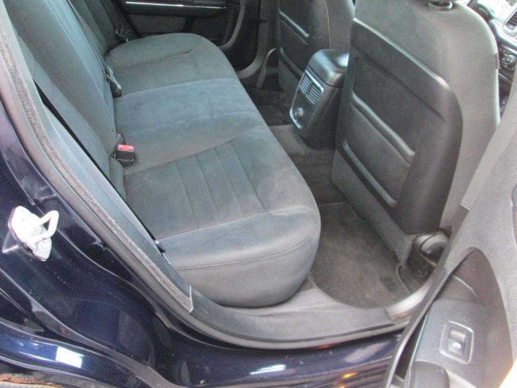 2011 Dodge Charger Image 13
