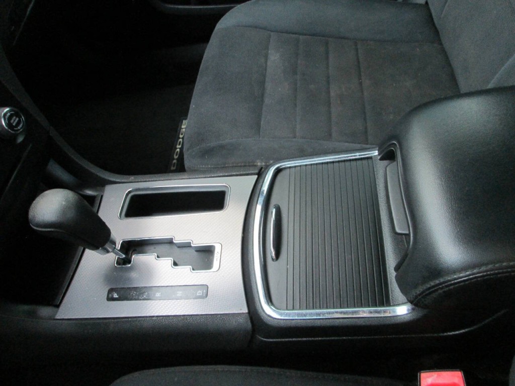 2011 Dodge Charger Image 17