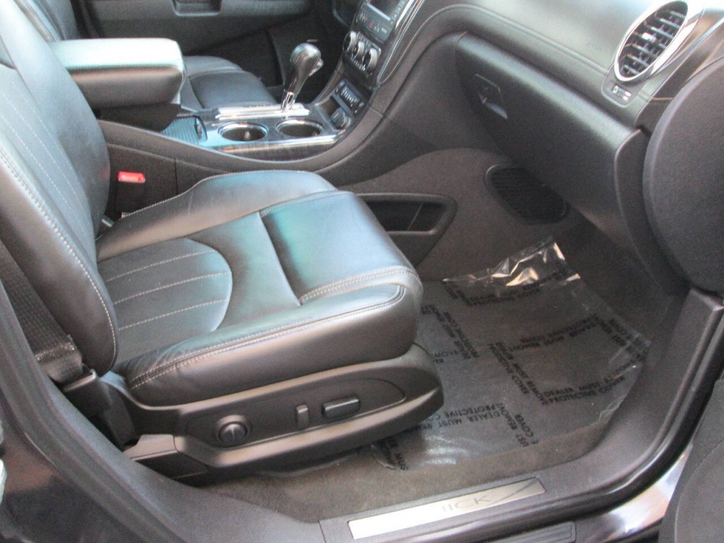 2017 Buick Enclave Image 8