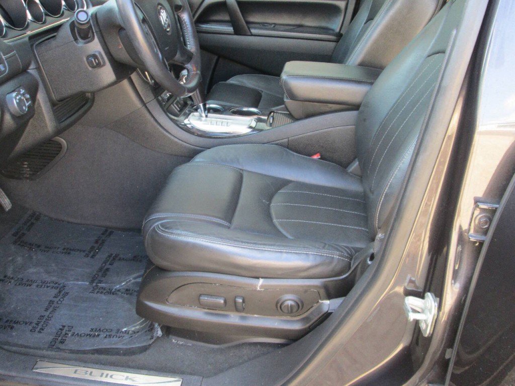 2017 Buick Enclave Image 9