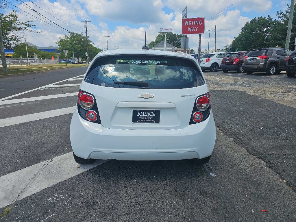 2015 Chevrolet Sonic Image 6