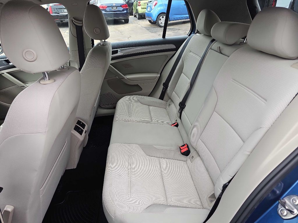 2016 Volkswagen Golf Image 13