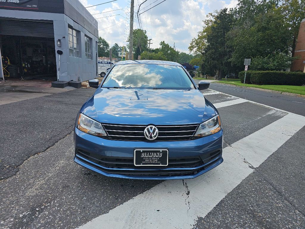 2016 Volkswagen Jetta Image 2