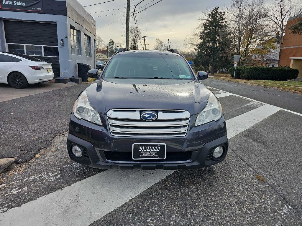 2013 Subaru Outback Image 2