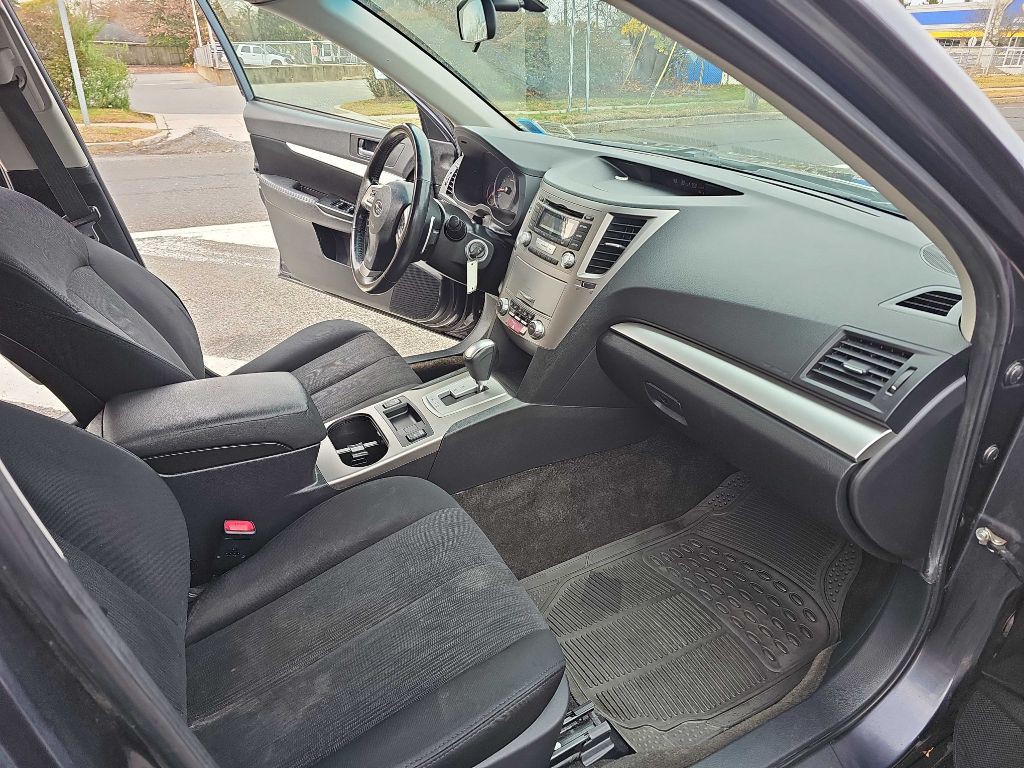 2013 Subaru Outback Image 14