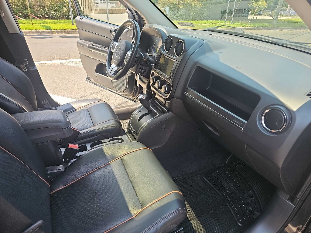 2011 Jeep Compass Image 12