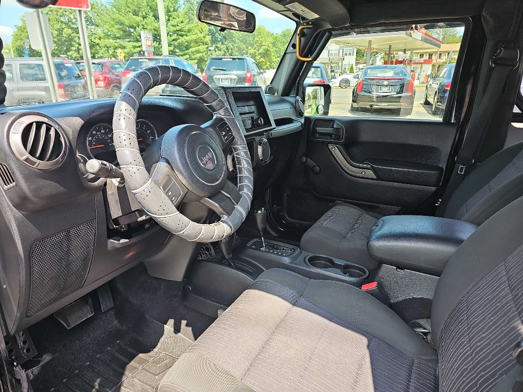 2011 Jeep Wrangler Image 10