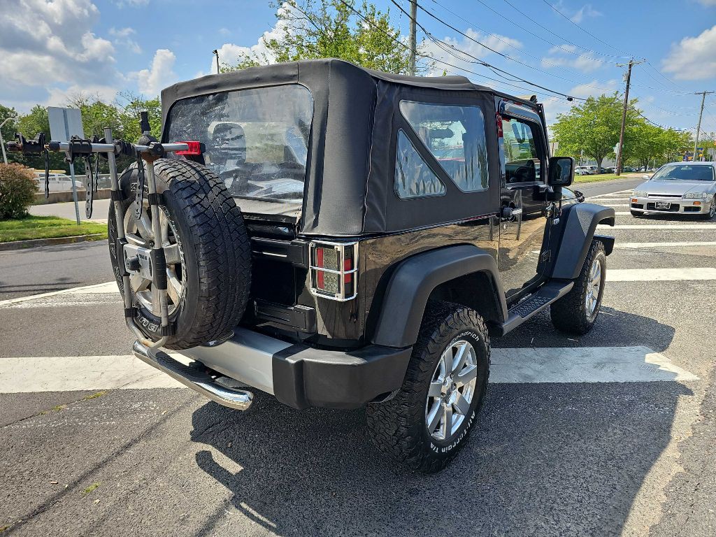 2011 Jeep Wrangler Image 4