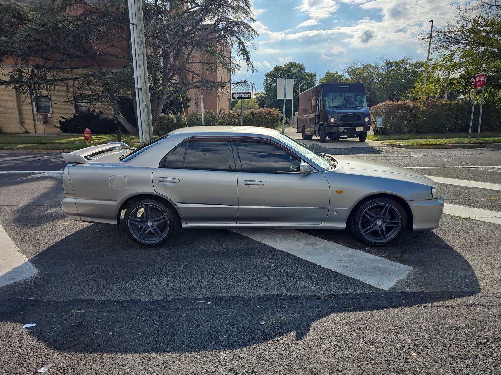 2000 Nissan Skyline Image 4