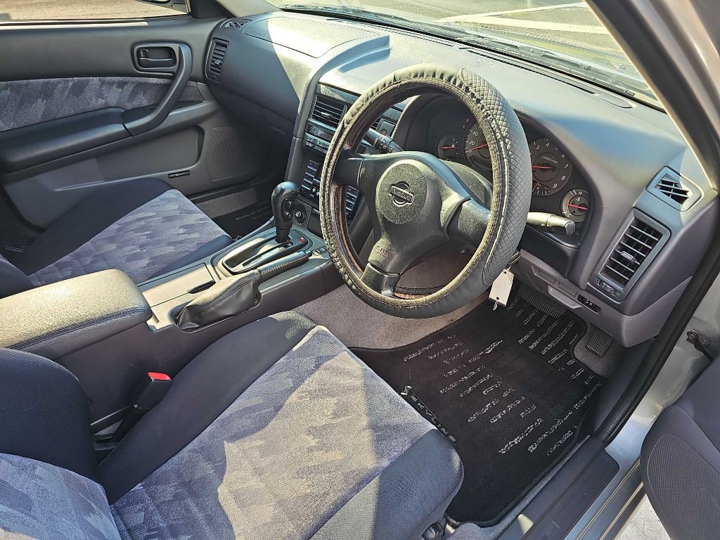 2000 Nissan Skyline Image 16