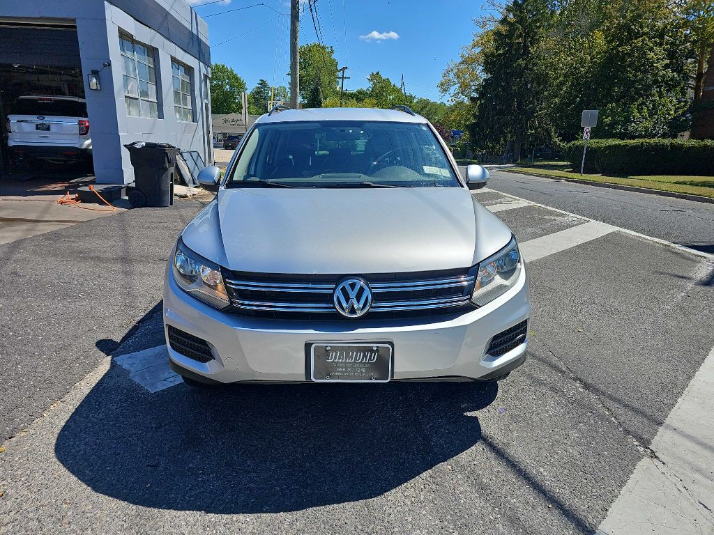 2015 Volkswagen Tiguan Image 2