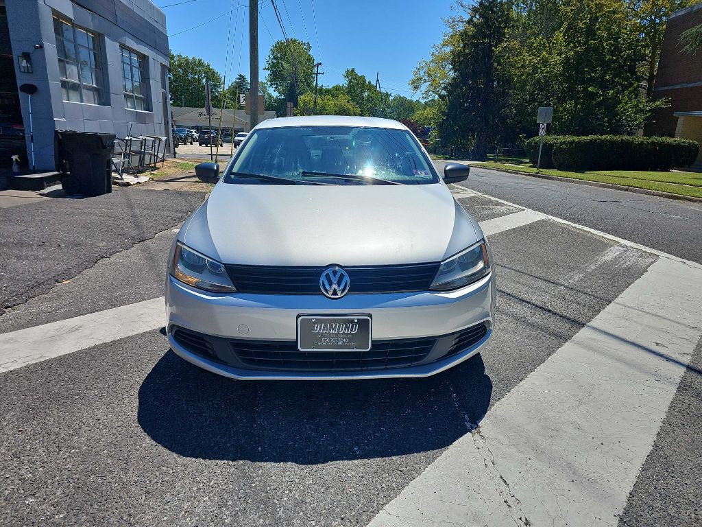 2013 Volkswagen Jetta Image 2