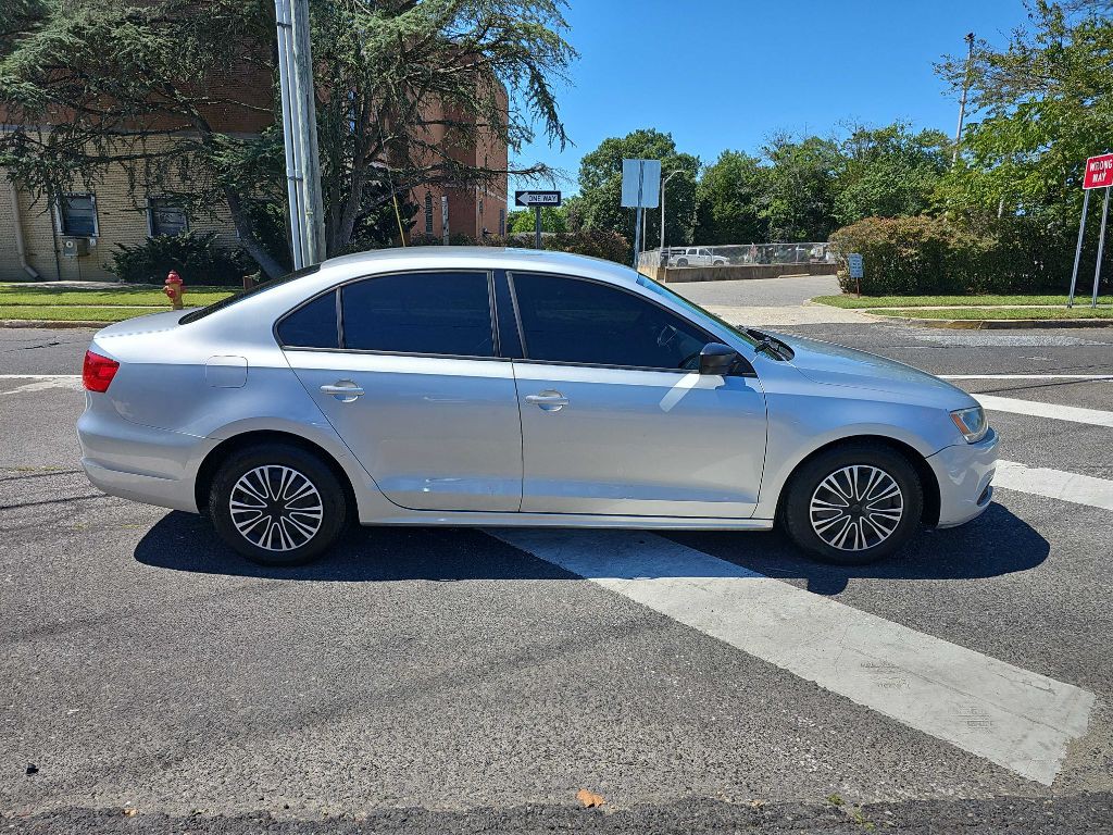 2013 Volkswagen Jetta Image 4