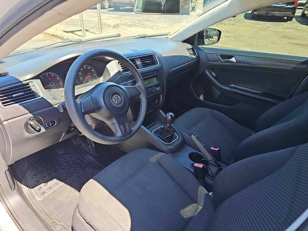 2013 Volkswagen Jetta Image 9