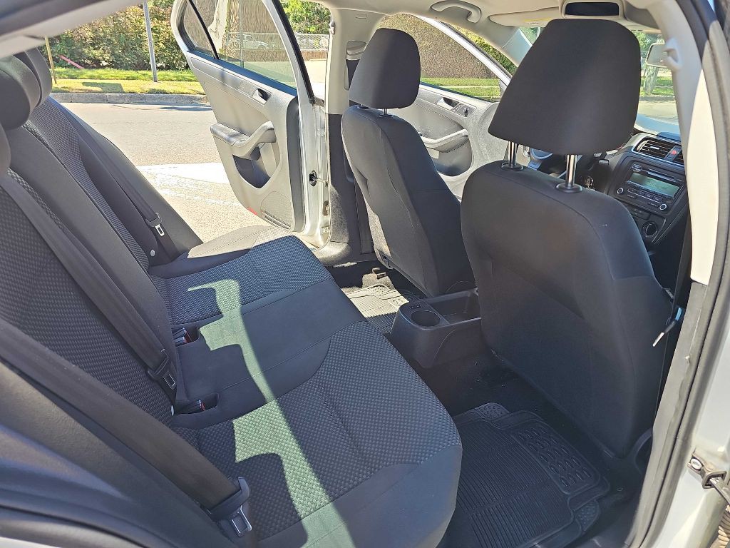 2013 Volkswagen Jetta Image 14