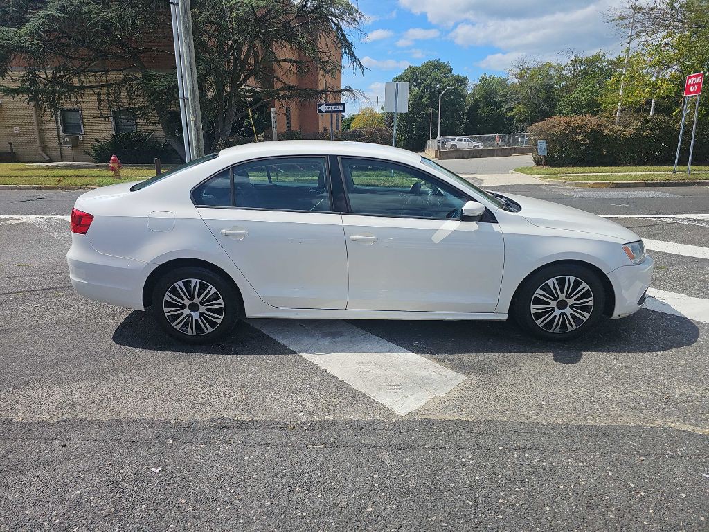 2012 Volkswagen Jetta Image 4
