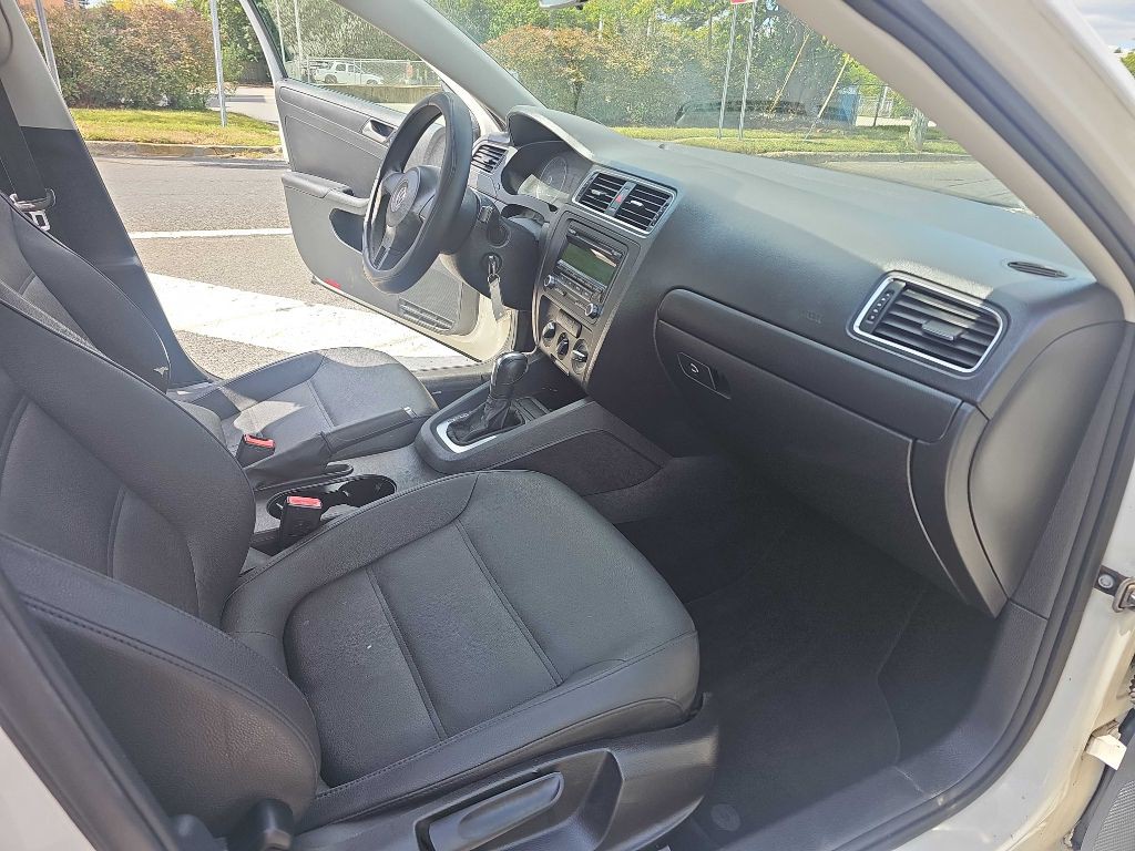 2012 Volkswagen Jetta Image 14