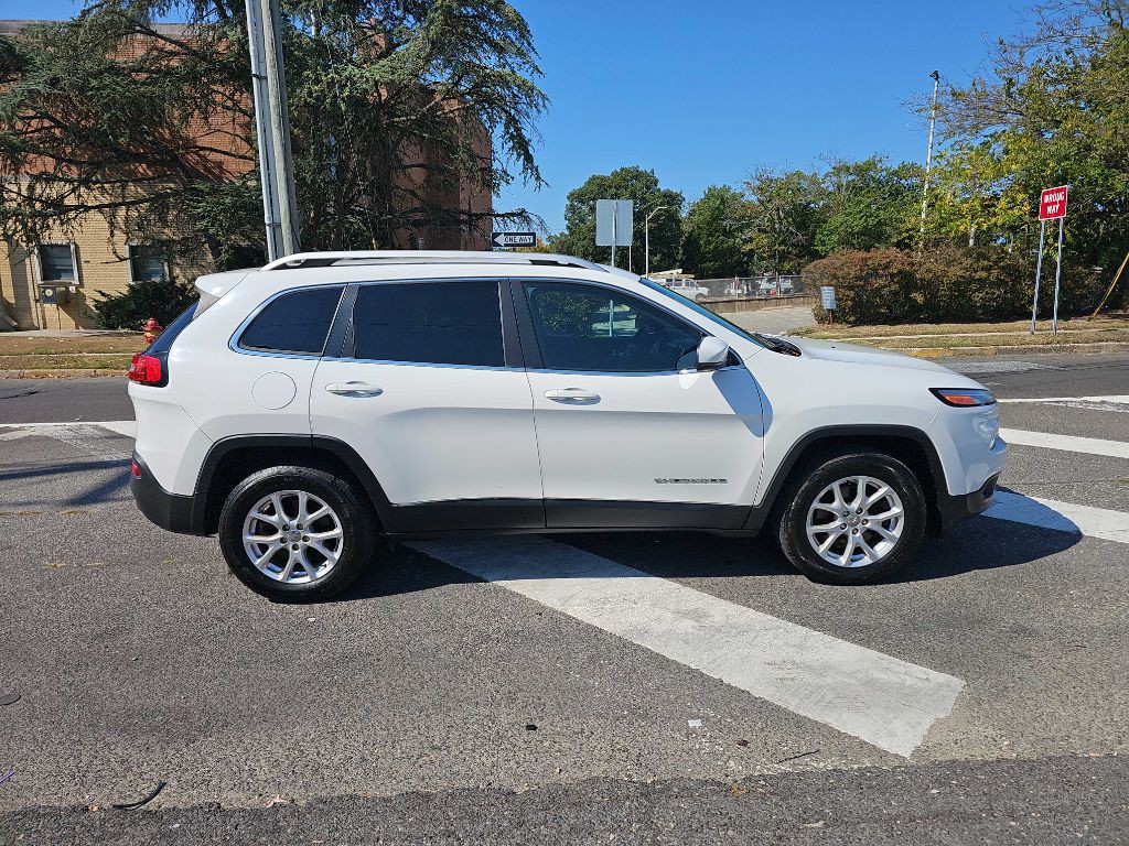 2017 Jeep Cherokee Image 4