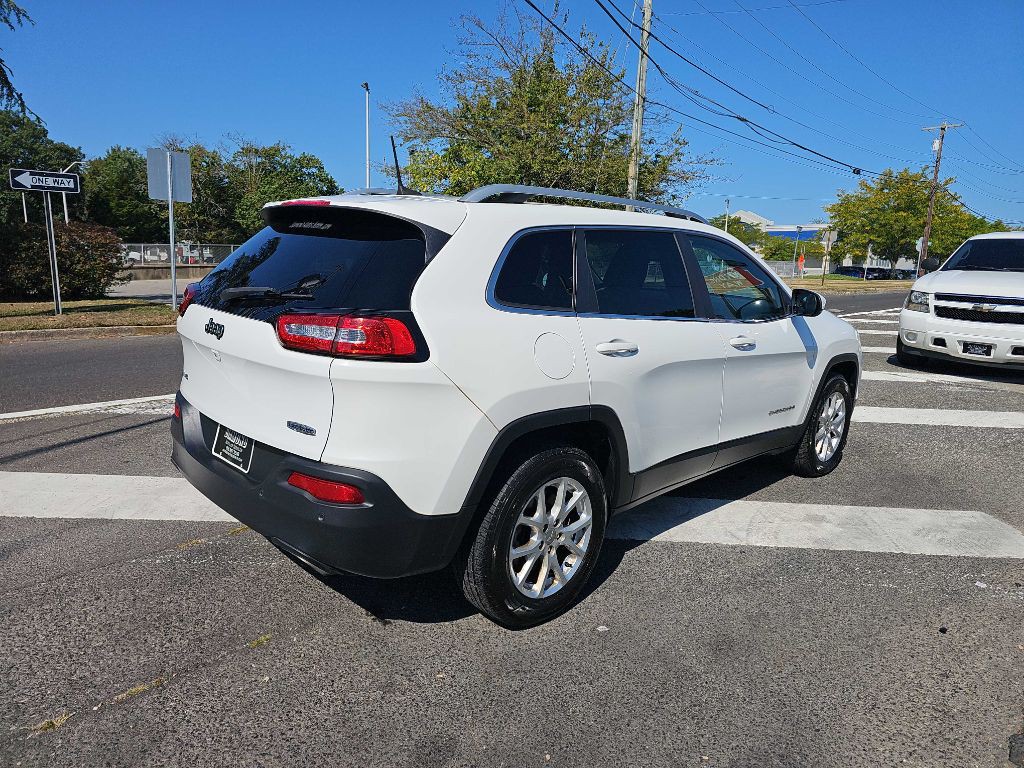 2017 Jeep Cherokee Image 5