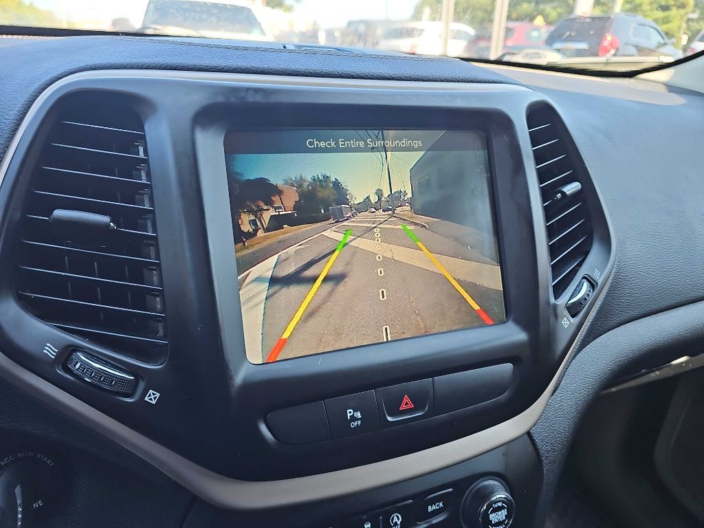 2017 Jeep Cherokee Image 15