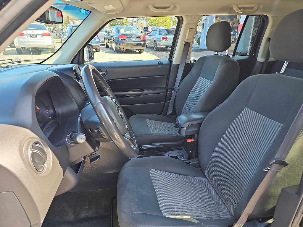 2017 Jeep Patriot Image 10