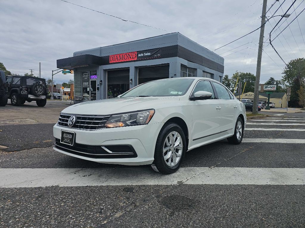 2016 Volkswagen Passat Image 1