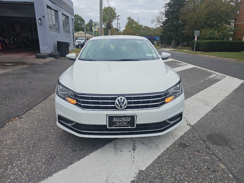 2016 Volkswagen Passat Image 2
