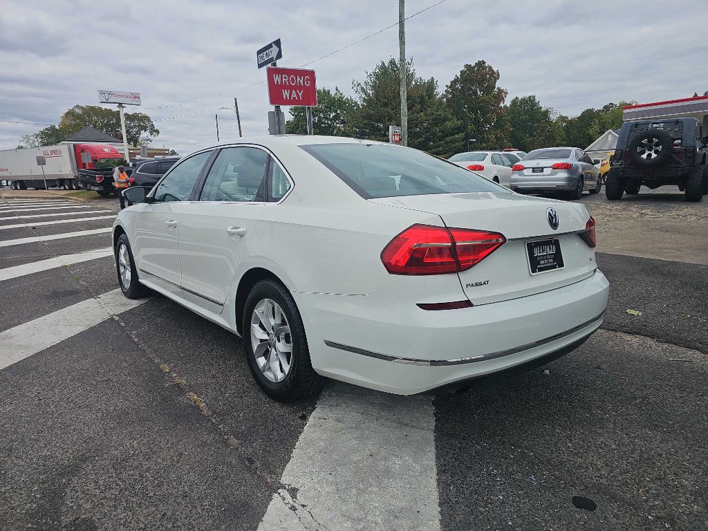 2016 Volkswagen Passat Image 7
