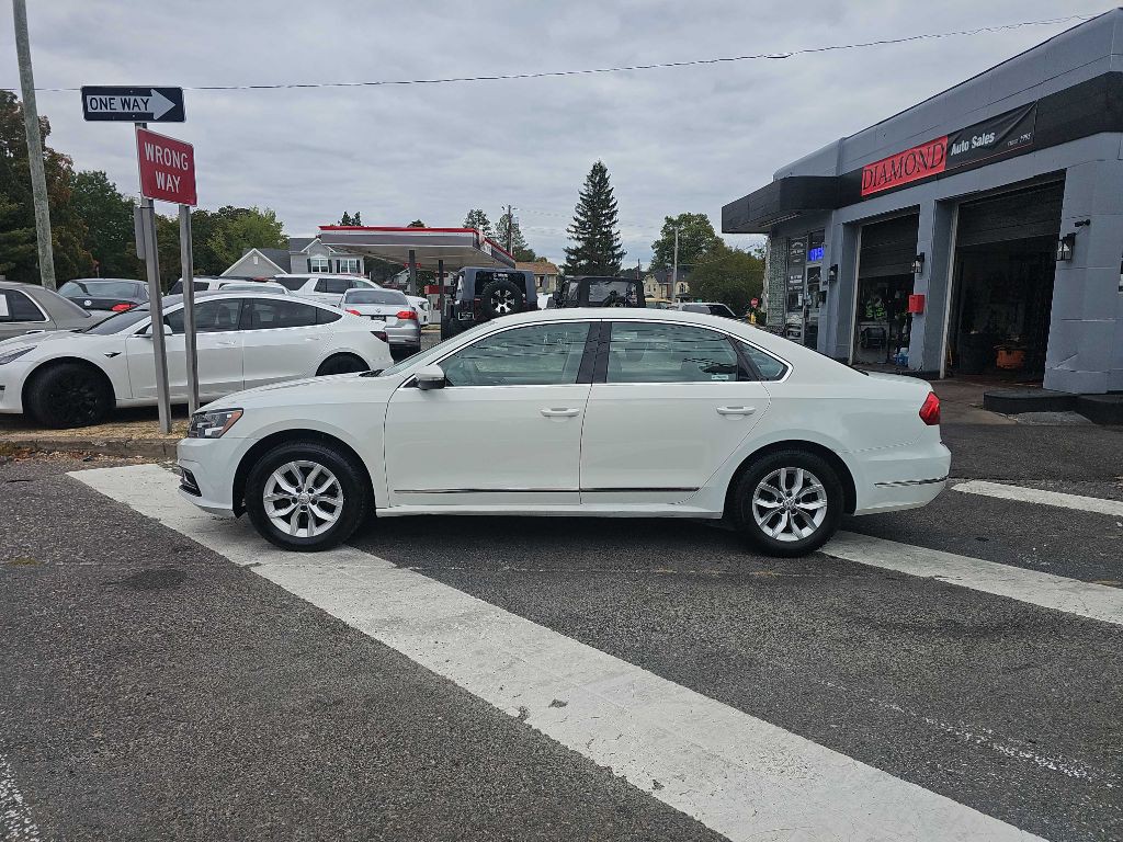 2016 Volkswagen Passat Image 8