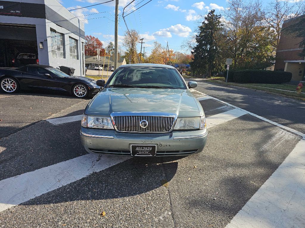 2005 Mercury Grand Marquis Image 2