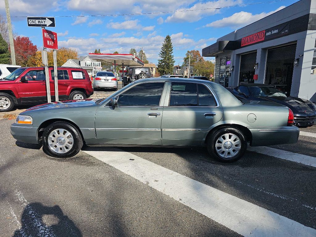 2005 Mercury Grand Marquis Image 8