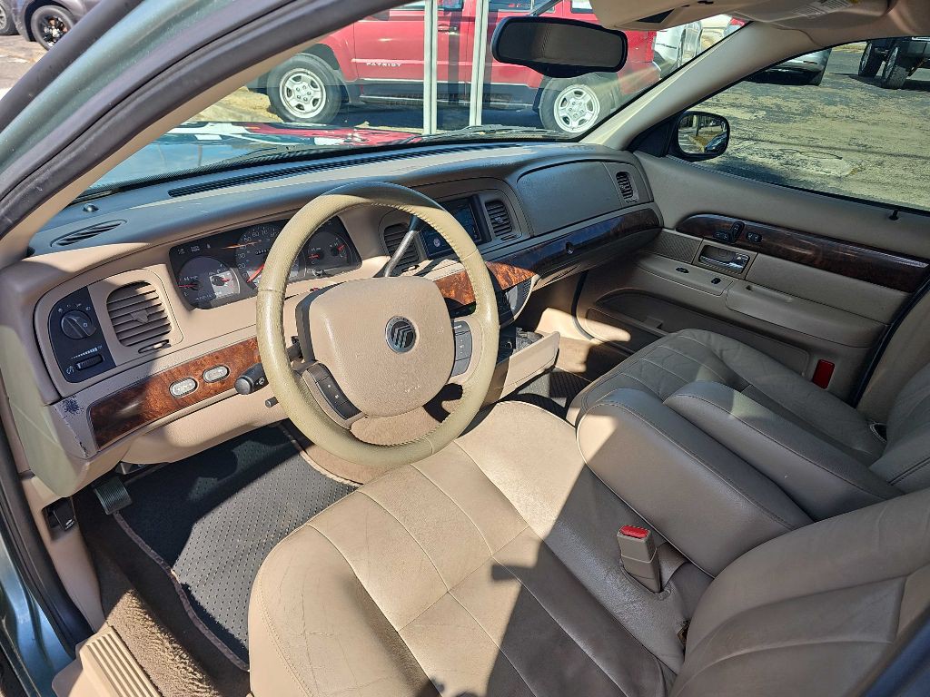 2005 Mercury Grand Marquis Image 9
