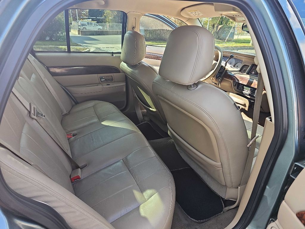 2005 Mercury Grand Marquis Image 14