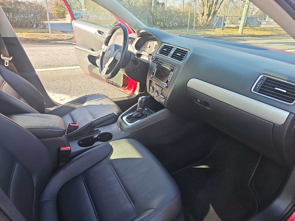 2014 Volkswagen Jetta Image 12