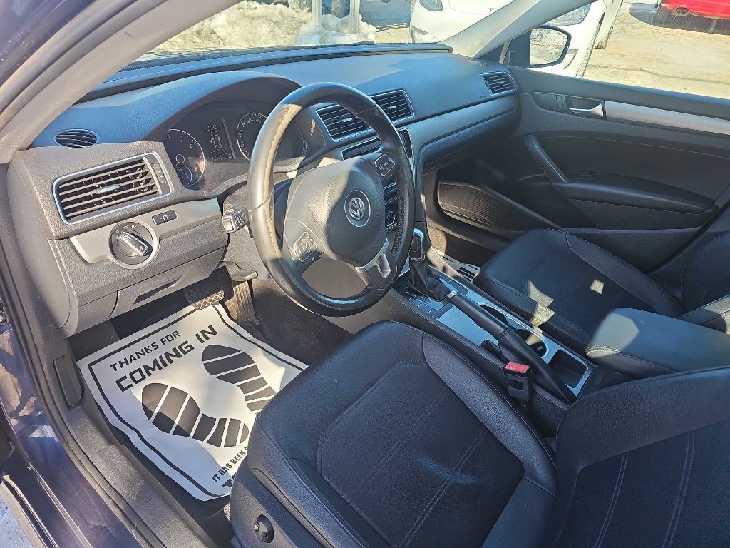 2015 Volkswagen Passat Image 9