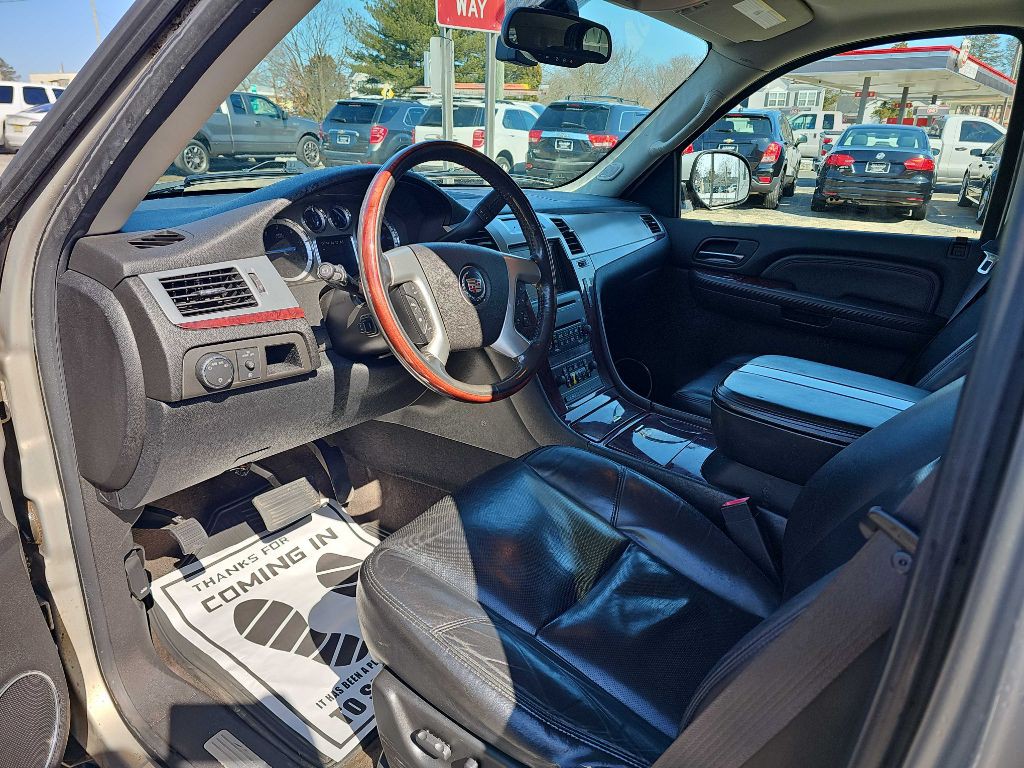 2009 Cadillac Escalade Image 9