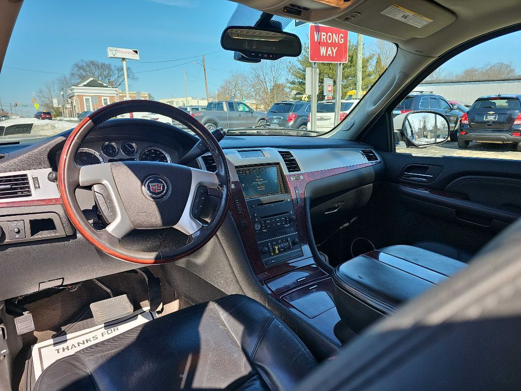 2009 Cadillac Escalade Image 11