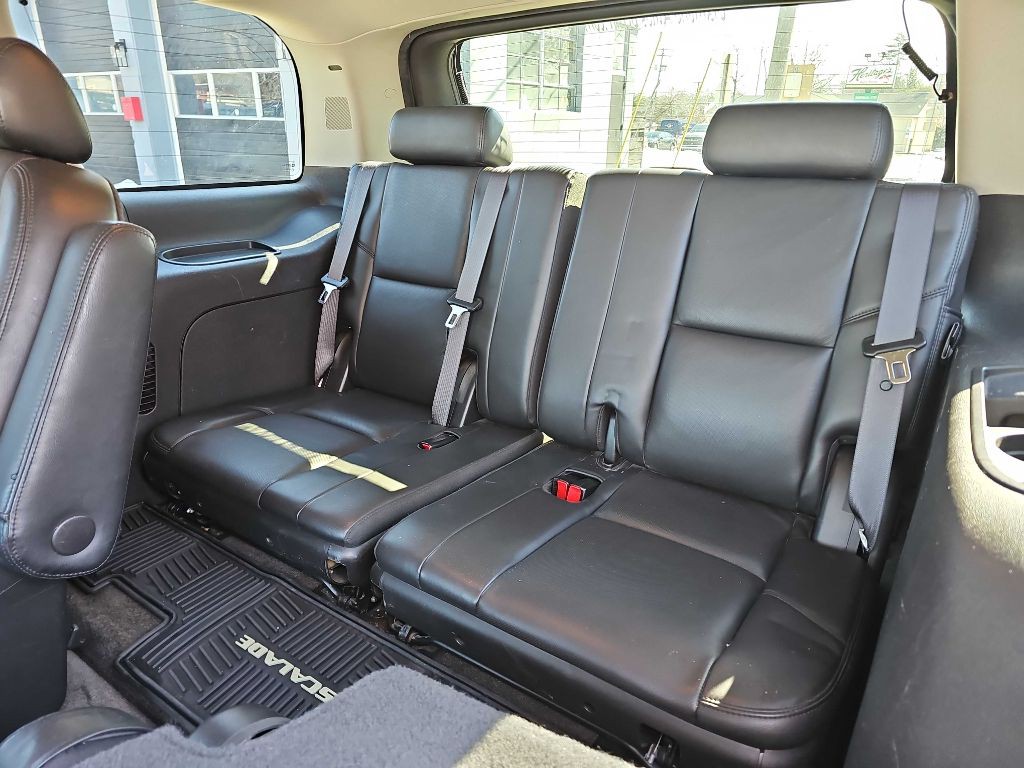 2009 Cadillac Escalade Image 13