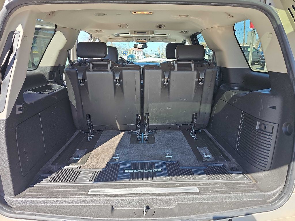 2009 Cadillac Escalade Image 16